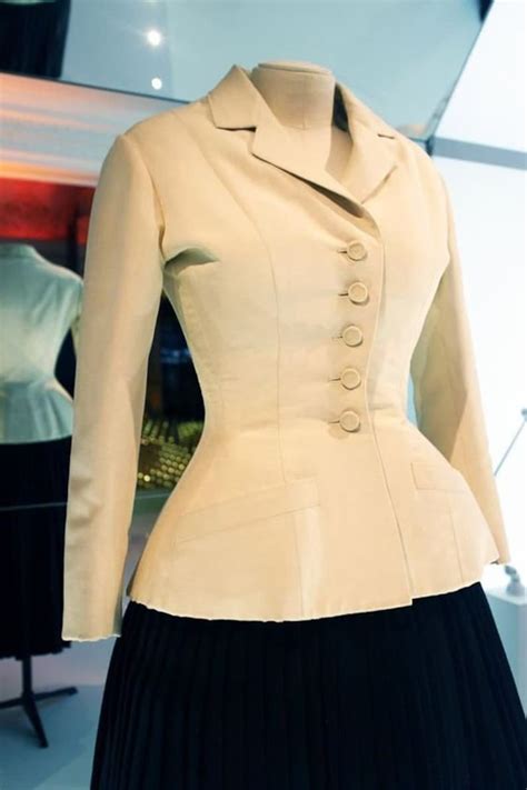 dior bar jacket pattern.